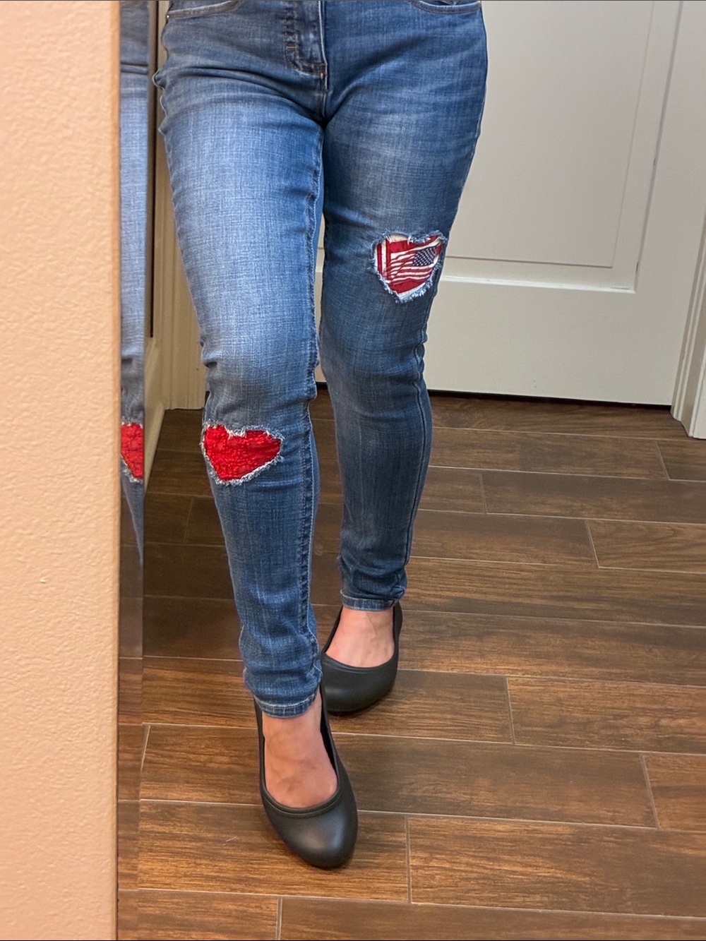 Women’s Seven7 Distressed USA Flag & Red Lace Patched Jeans, High Rise, Size 4 - Picture 2 of 16